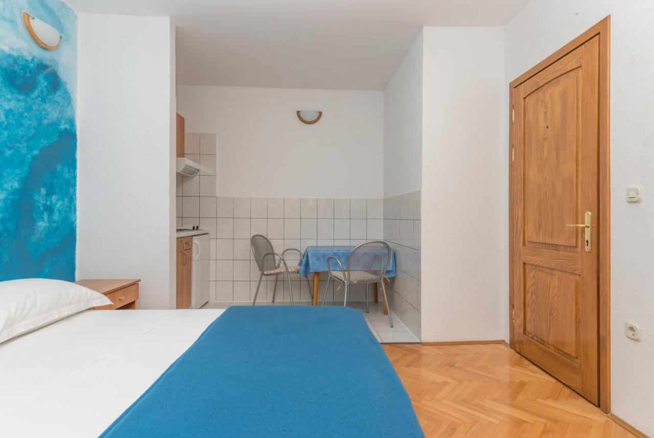 Apartmani Petracie Drvenik  Buitenkant foto