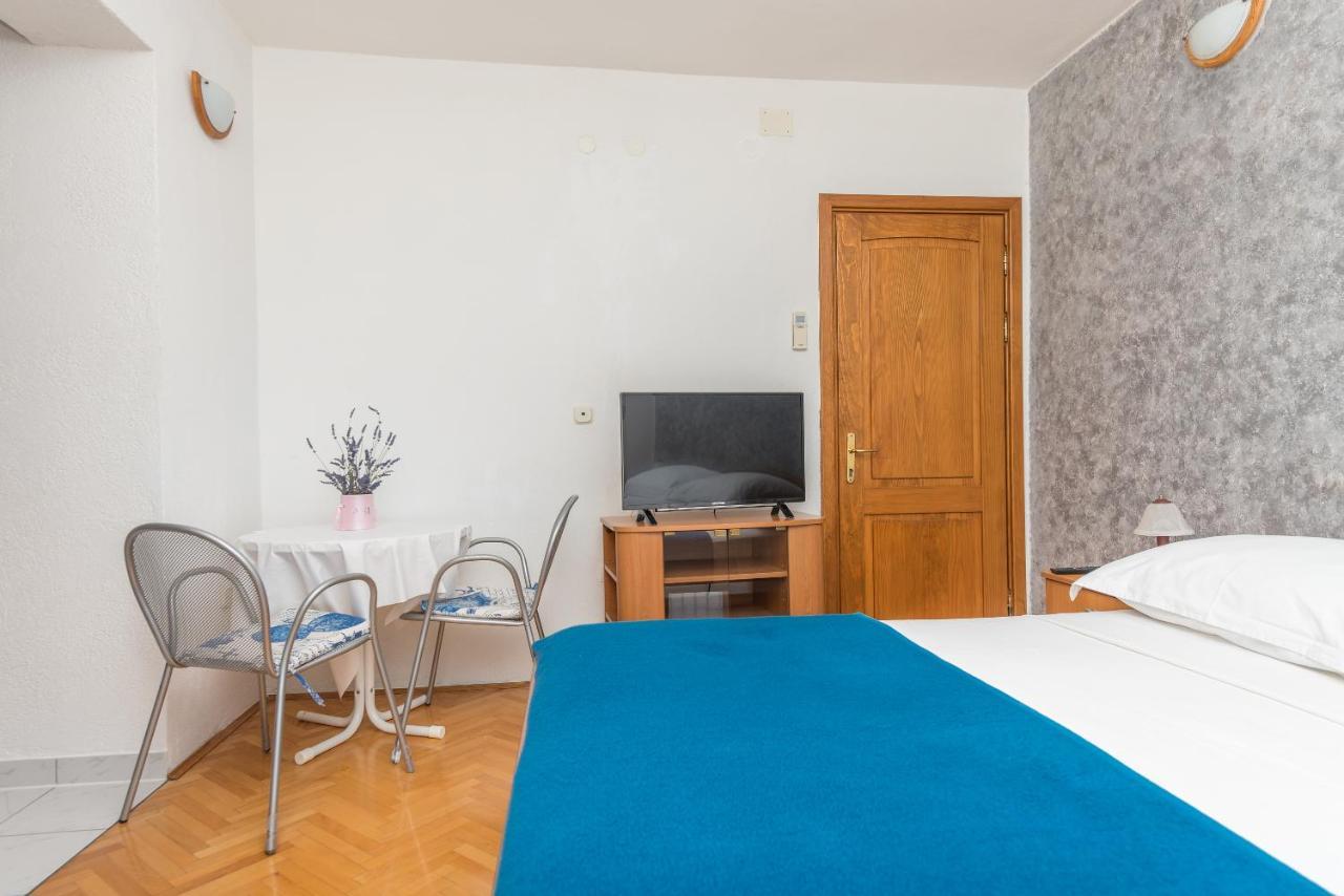 Apartmani Petracie Drvenik  Buitenkant foto