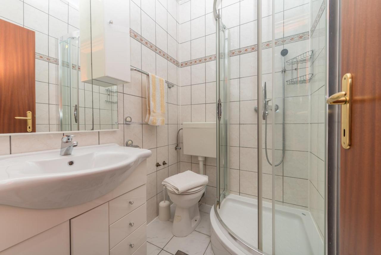 Apartmani Petracie Drvenik  Buitenkant foto