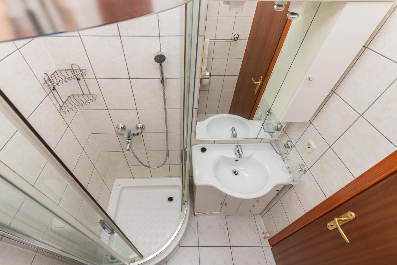 Apartmani Petracie Drvenik  Buitenkant foto