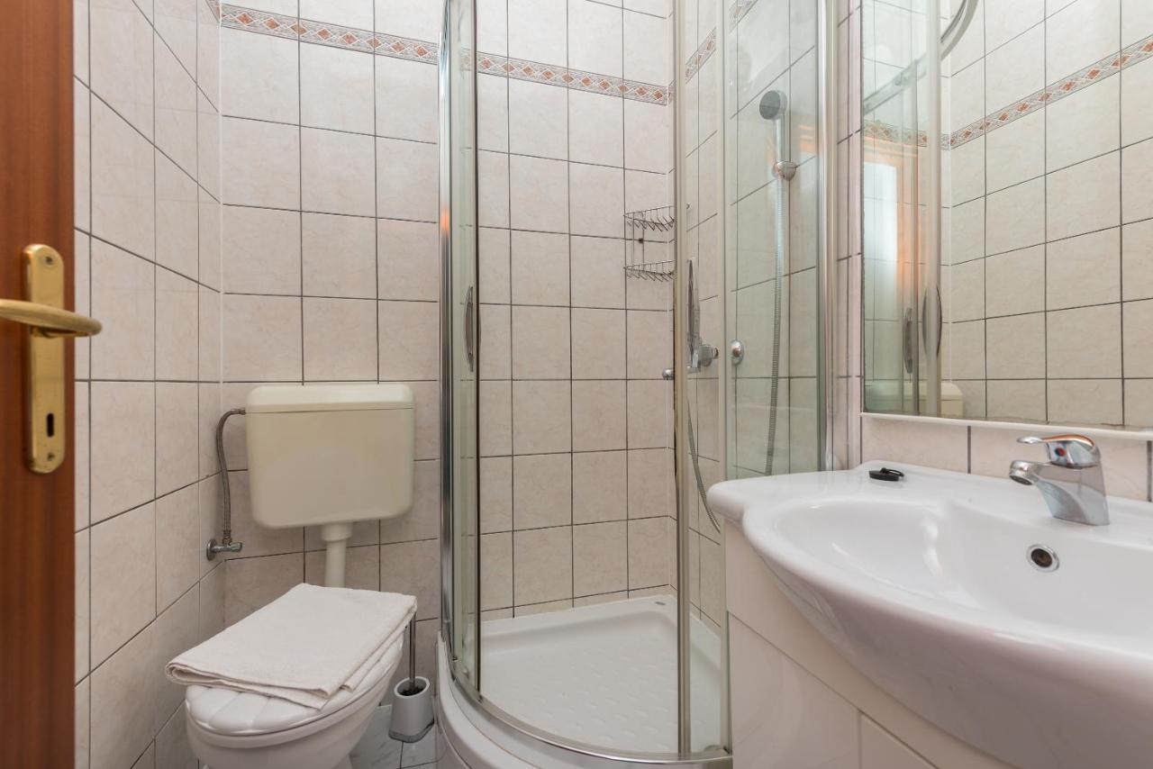 Apartmani Petracie Drvenik  Buitenkant foto
