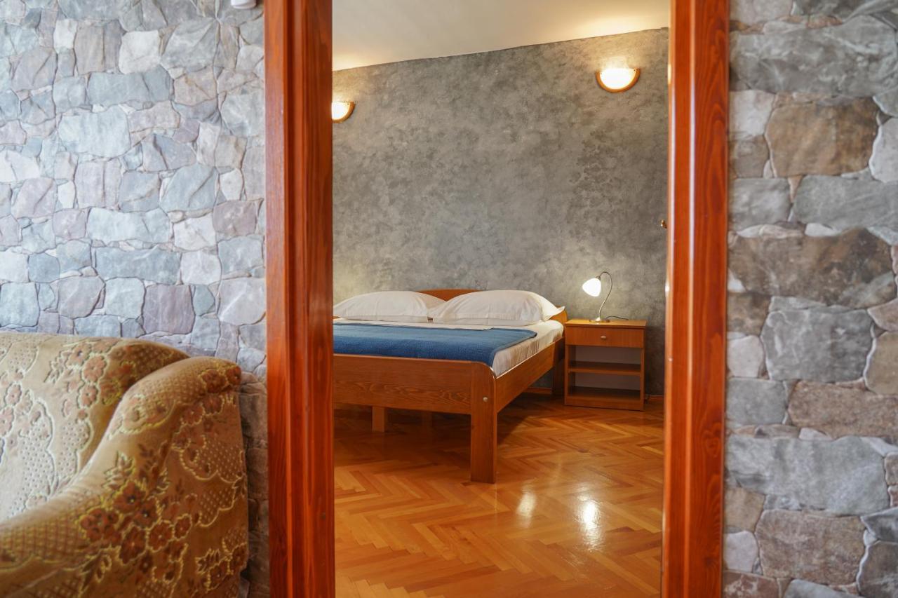 Apartmani Petracie Drvenik  Buitenkant foto